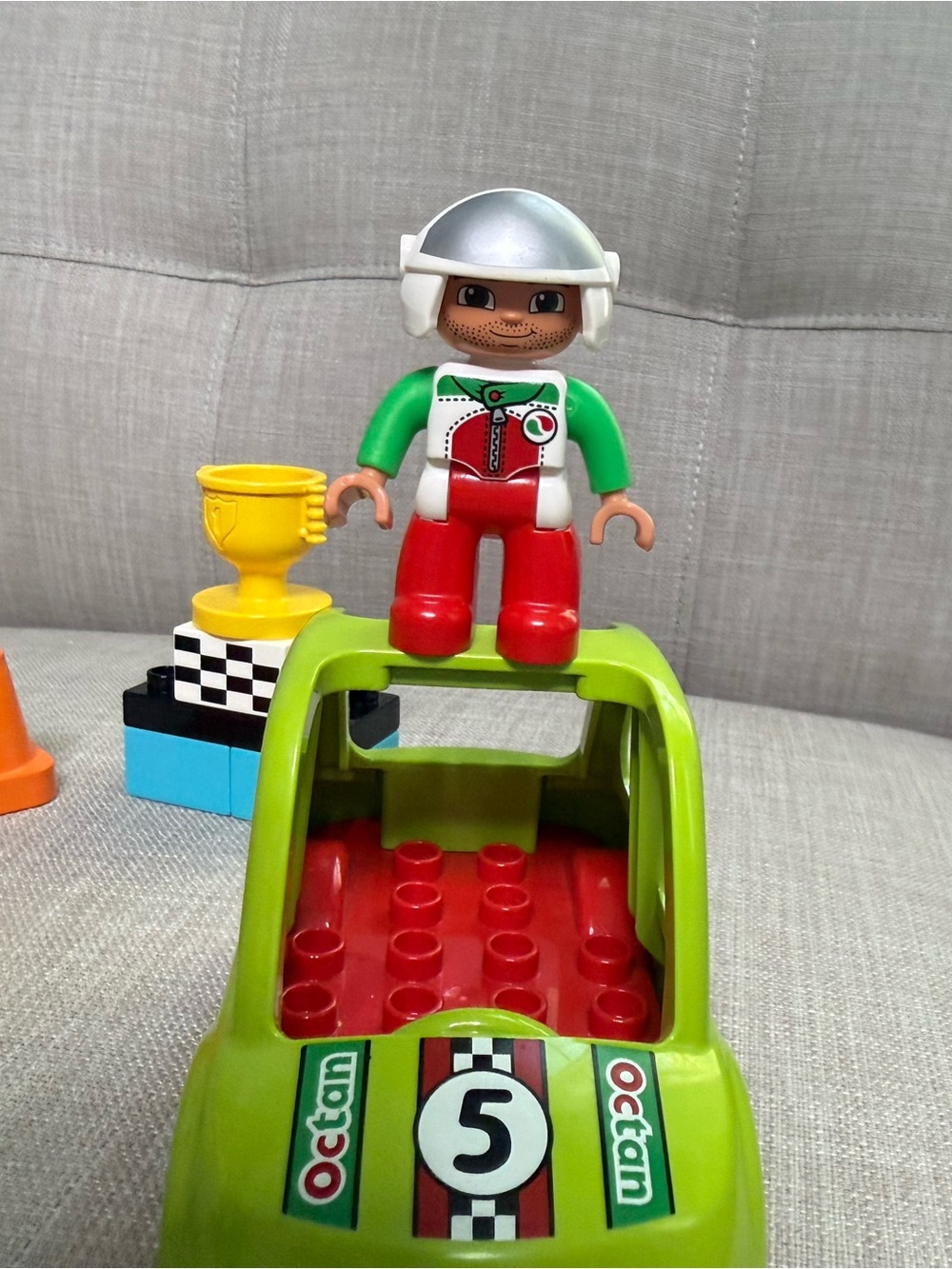 LEGO DUPLO Rally Car 10589 - Picture 3 of 4
